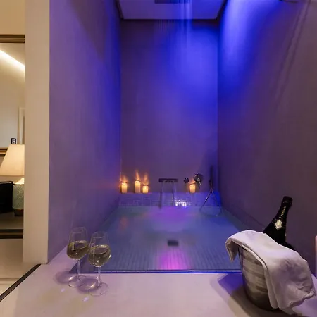 Liberta Hotel *