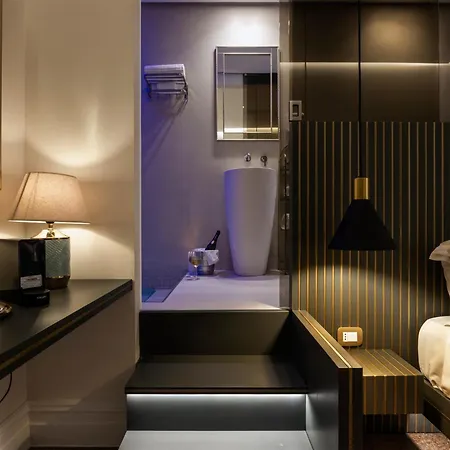 Liberta Hotel *